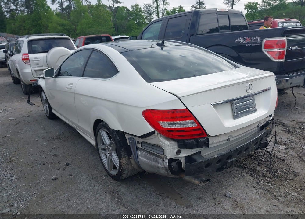 2013 MERCEDES-BENZ C CLASS VIN: WDDGJ4HB5DG040733