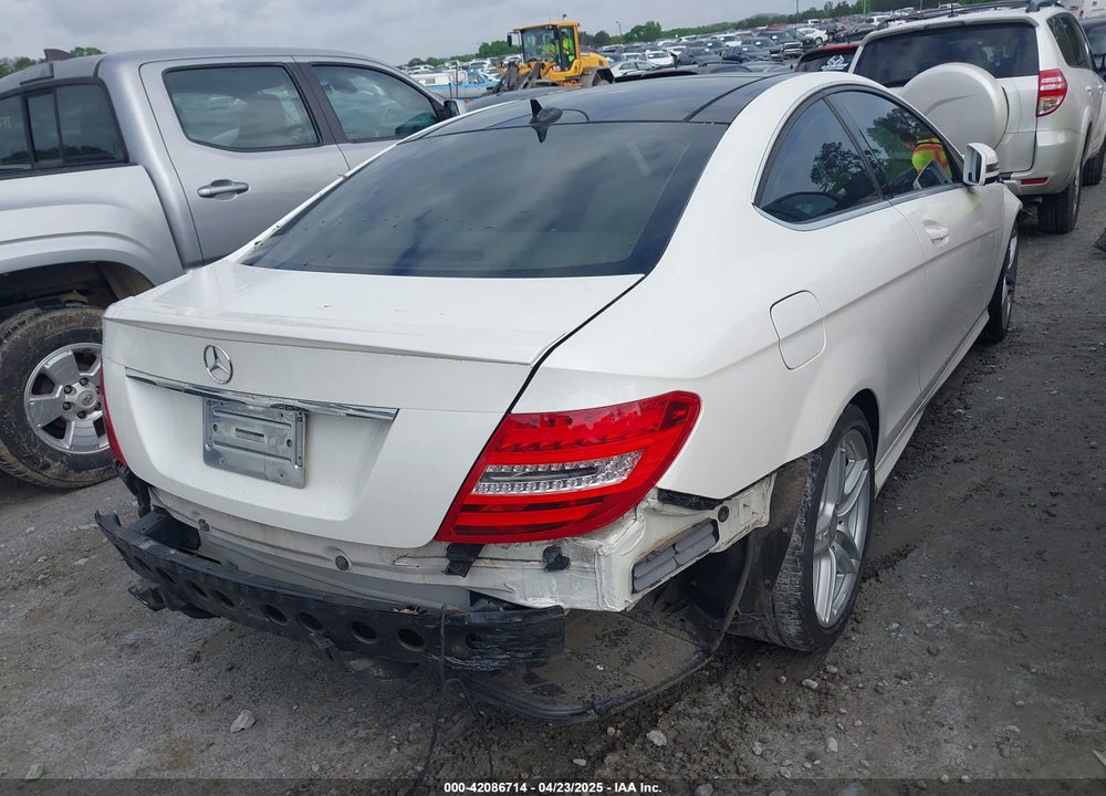 2013 MERCEDES-BENZ C CLASS VIN: WDDGJ4HB5DG040733