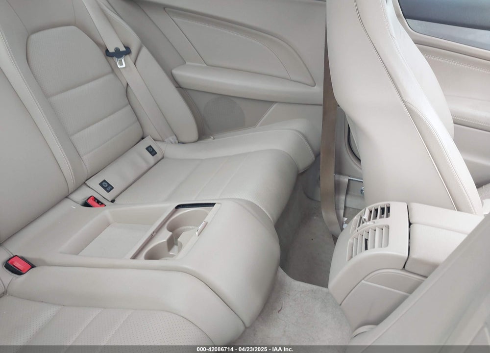2013 MERCEDES-BENZ C CLASS VIN: WDDGJ4HB5DG040733