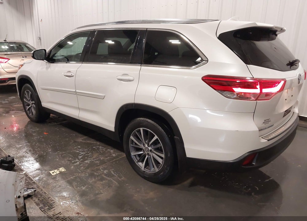 2019 TOYOTA HIGHLANDER VIN: 5TDJZRFH9KS616954