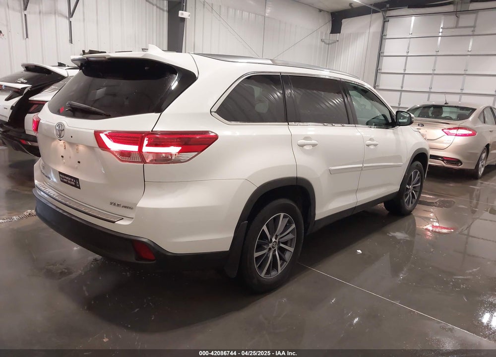 2019 TOYOTA HIGHLANDER VIN: 5TDJZRFH9KS616954