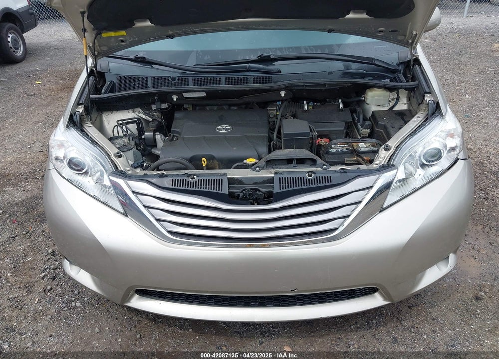 2015 TOYOTA SIENNA XLE 8 PASSENGER VIN: 5TDYK3DC5FS622991