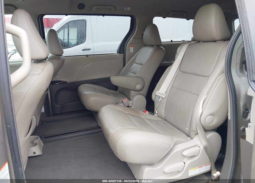 2015 TOYOTA SIENNA XLE 8 PASSENGER VIN: 5TDYK3DC5FS622991