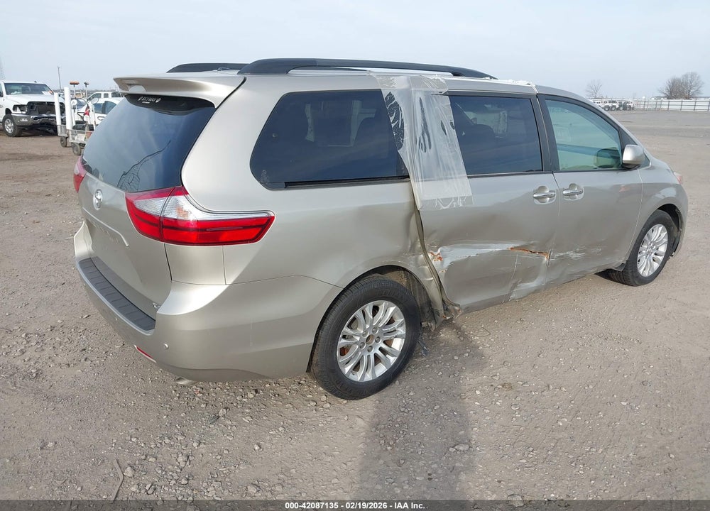 2015 TOYOTA SIENNA XLE 8 PASSENGER VIN: 5TDYK3DC5FS622991