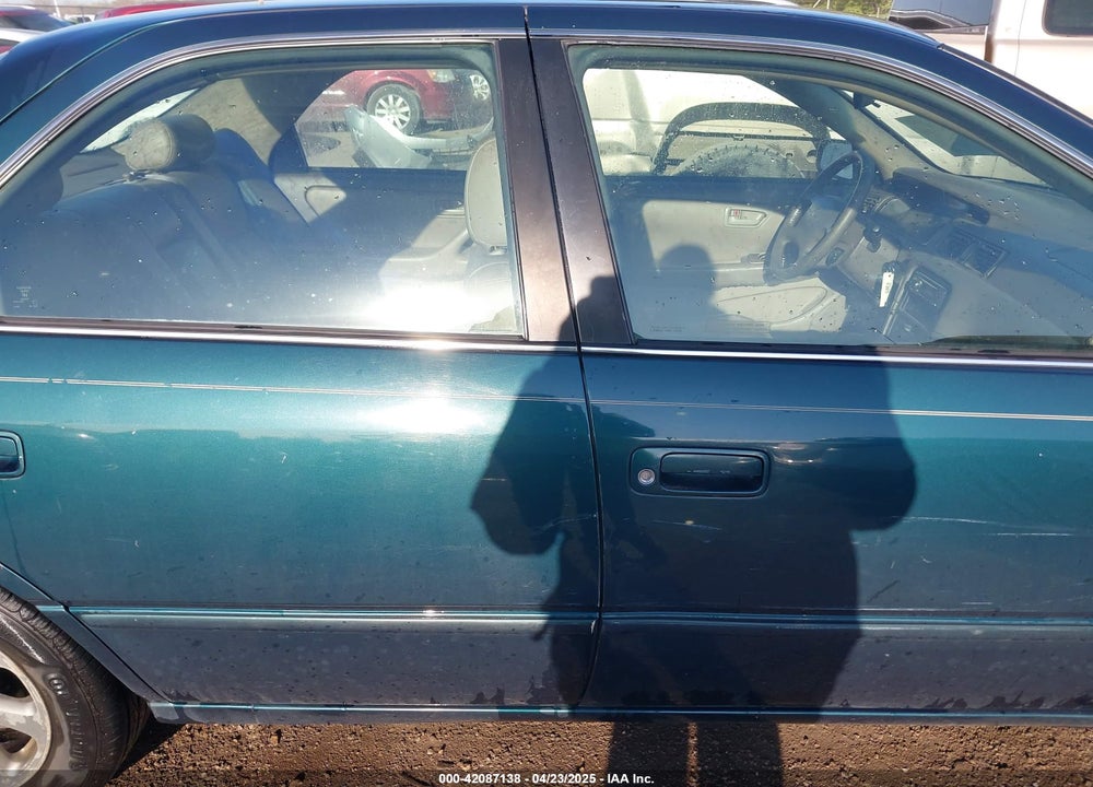 1998 TOYOTA CAMRY VIN: 4T1BF28K3WU050896
