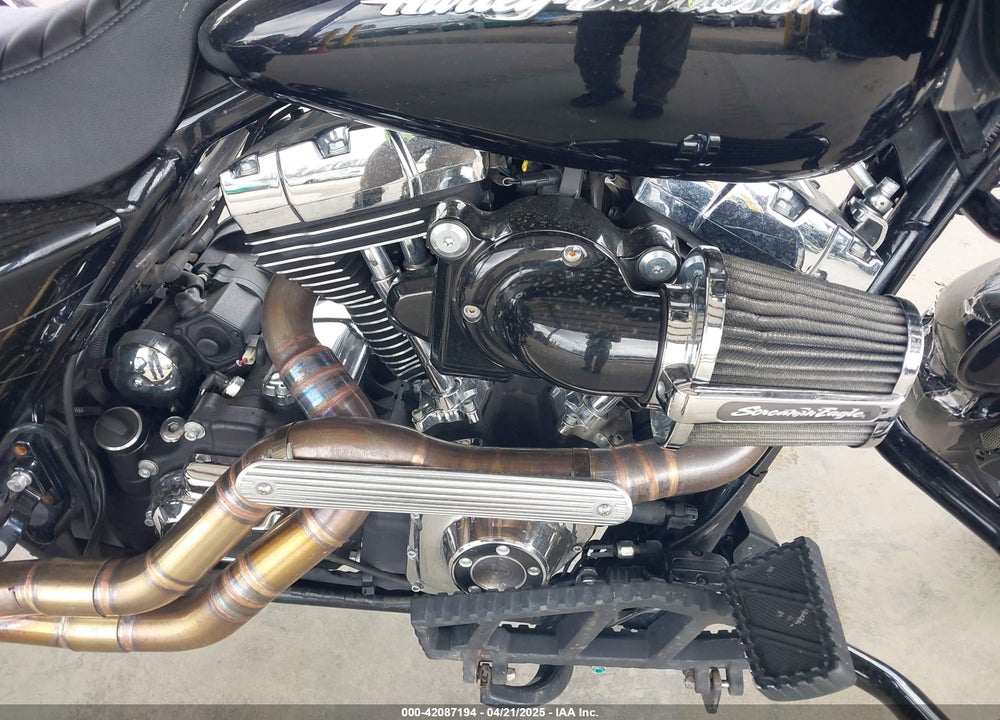 2015 HARLEY-DAVIDSON FLTRXS ROAD GLIDE SPECIAL VIN: 1HD1KTM10FB632737