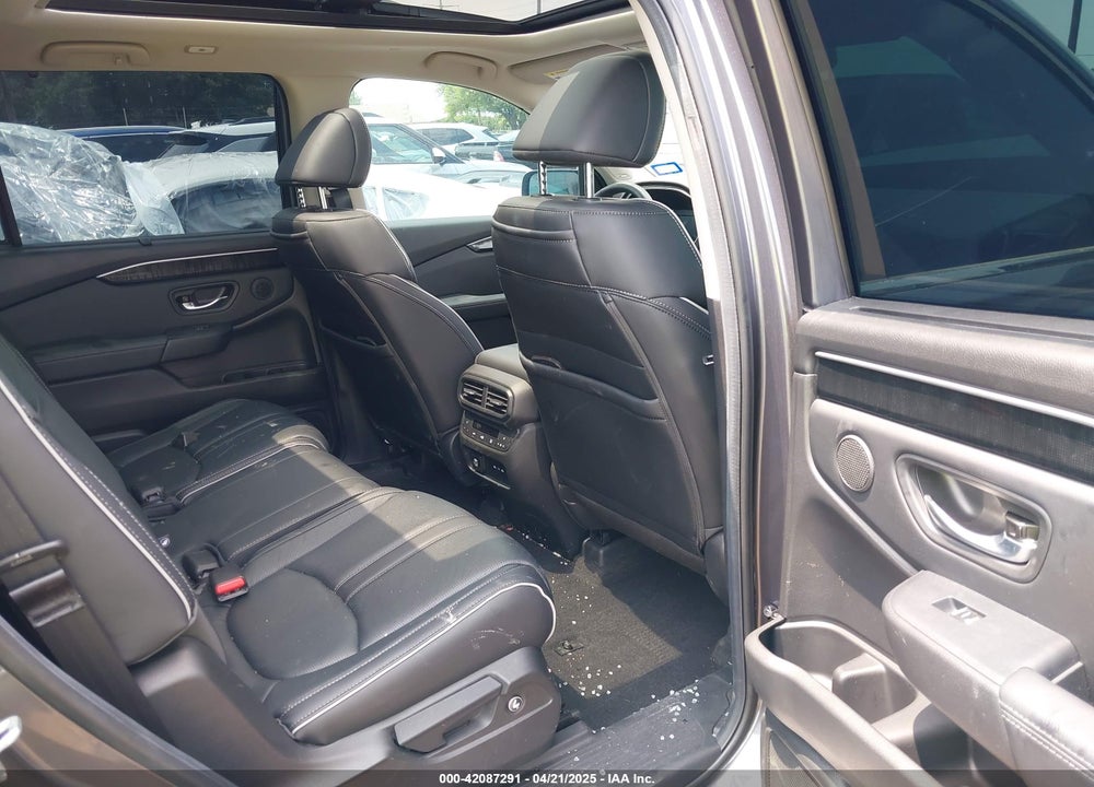 2025 HONDA PILOT VIN: 5FNYG1H88SB070302
