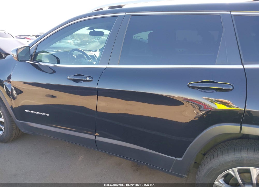 2019 JEEP CHEROKEE VIN: 1C4PJLLB9KD202938