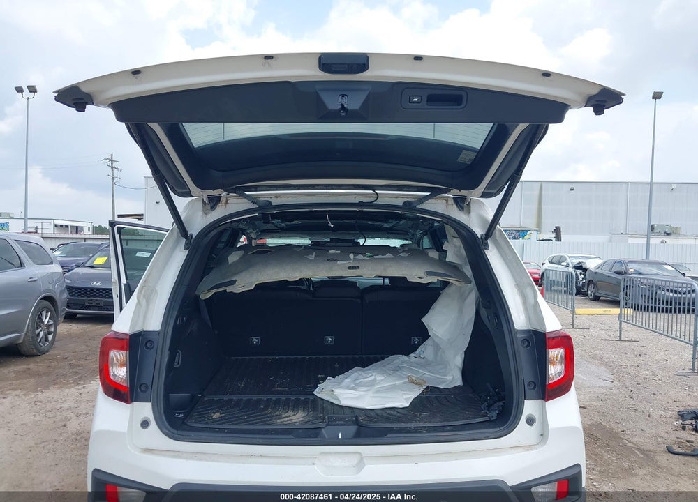 2023 HONDA PASSPORT VIN: 5FNYF8H62PB024269