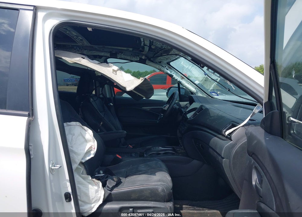 2023 HONDA PASSPORT VIN: 5FNYF8H62PB024269