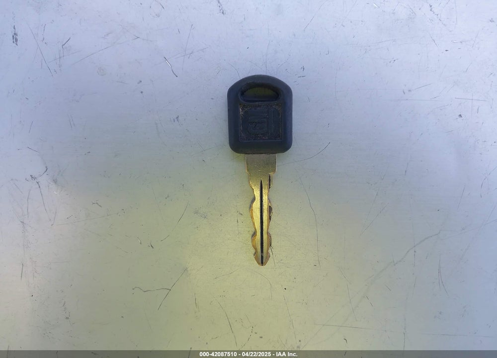 1996 CHEVROLET SUBURBAN K2500 VIN: 3GNGK26J3TG170834