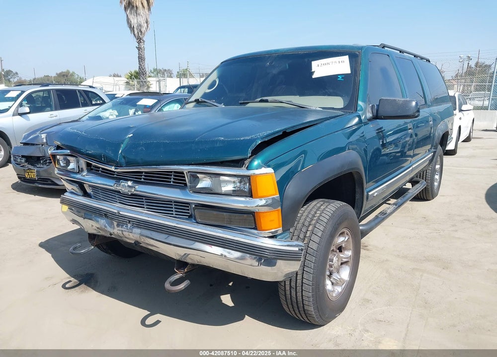 1996 CHEVROLET SUBURBAN K2500 VIN: 3GNGK26J3TG170834