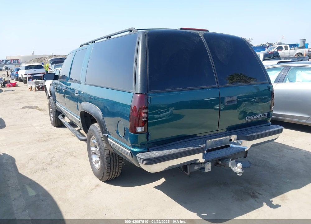 1996 CHEVROLET SUBURBAN K2500 VIN: 3GNGK26J3TG170834