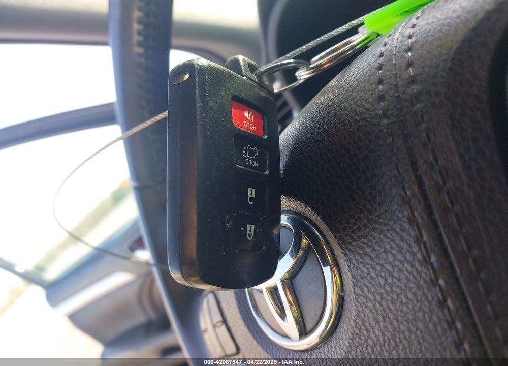 2019 TOYOTA HIGHLANDER VIN: 5TDJZRFH1KS567197