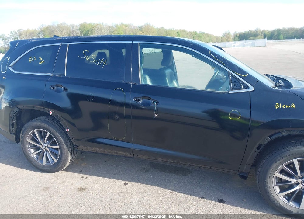 2019 TOYOTA HIGHLANDER VIN: 5TDJZRFH1KS567197