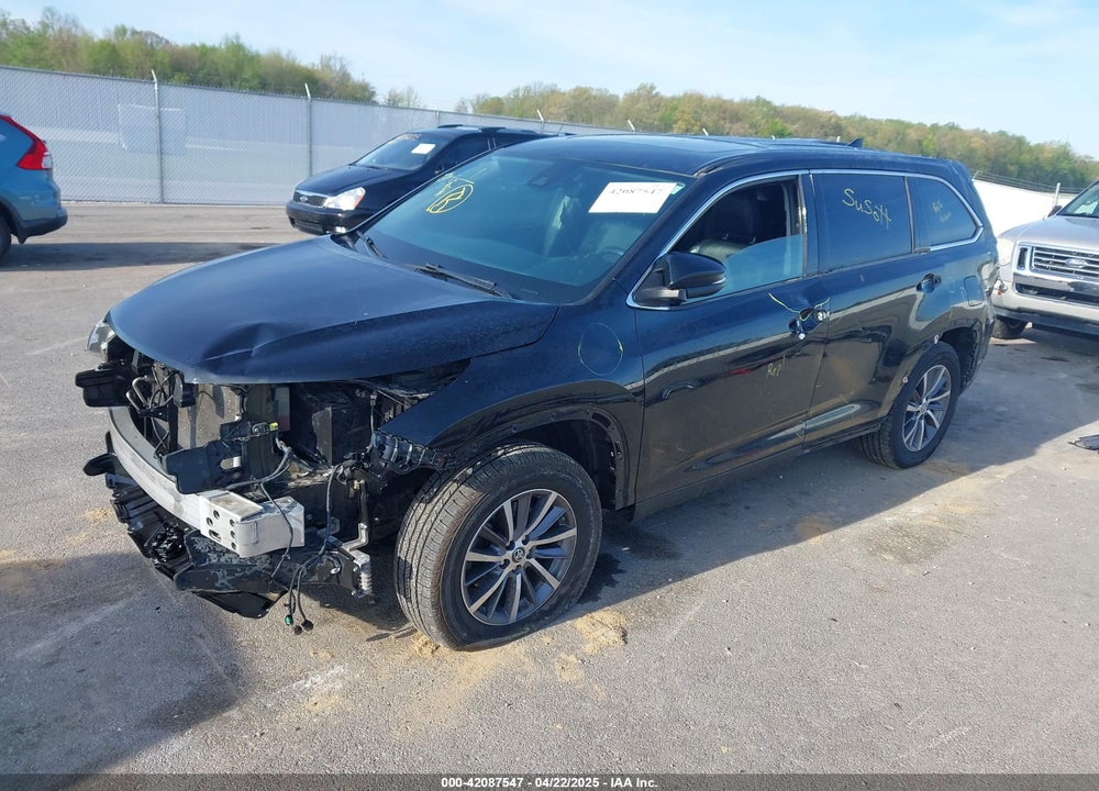 2019 TOYOTA HIGHLANDER VIN: 5TDJZRFH1KS567197