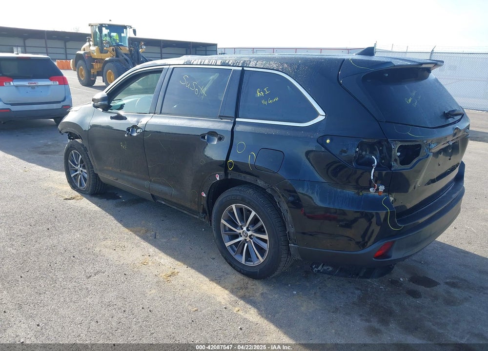 2019 TOYOTA HIGHLANDER VIN: 5TDJZRFH1KS567197