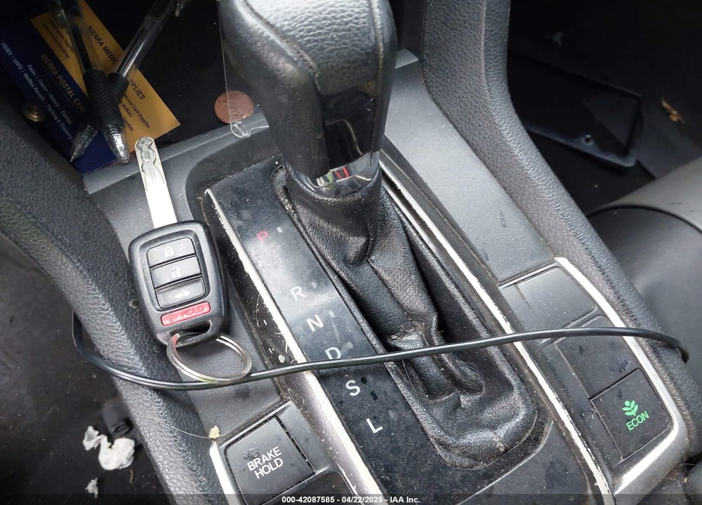 2016 HONDA CIVIC VIN: 2HGFC2F57GH537052