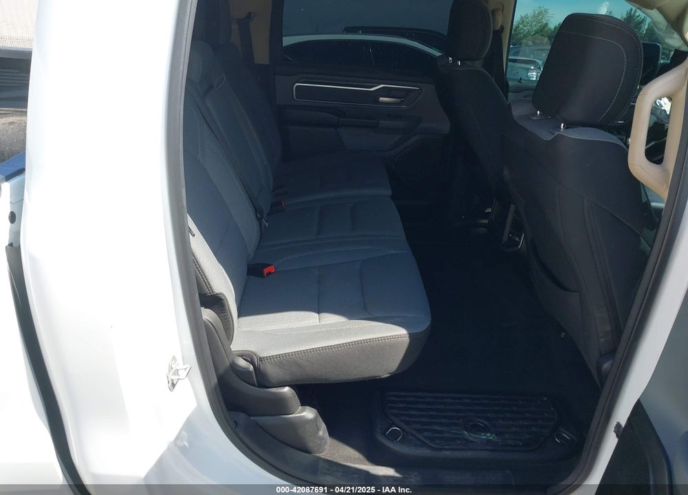 2020 RAM 1500 BIG HORN 4X2 5'7 BOX VIN: 1C6RREFT6LN100386