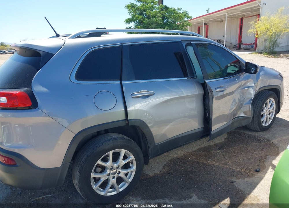2017 JEEP CHEROKEE VIN: 1C4PJLCB3HW660925