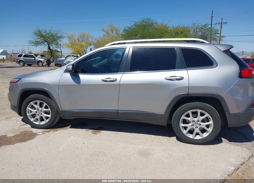 2017 JEEP CHEROKEE VIN: 1C4PJLCB3HW660925