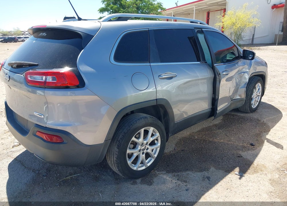 2017 JEEP CHEROKEE VIN: 1C4PJLCB3HW660925
