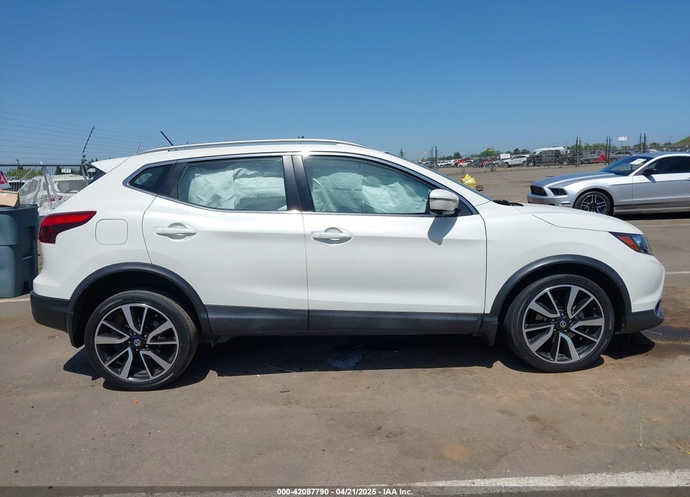 2018 NISSAN ROGUE SPORT SL VIN: JN1BJ1CP9JW102192