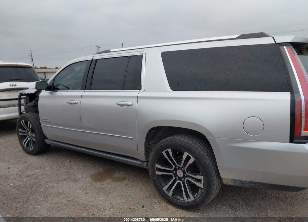 2015 GMC YUKON XL 1500 DENALI VIN: 1GKS1JKJ3FR592066