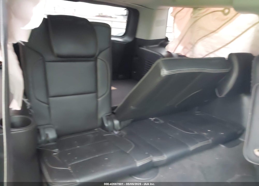 2015 GMC YUKON XL 1500 DENALI VIN: 1GKS1JKJ3FR592066