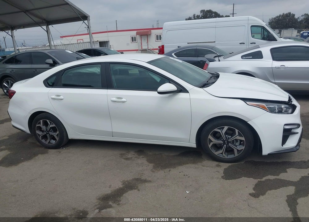 2020 KIA FORTE LXS VIN: 3KPF24AD5LE256210