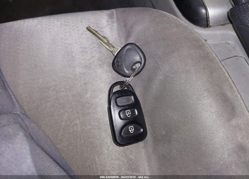 2010 HYUNDAI ELANTRA VIN: KMHDU4AD9AU937417