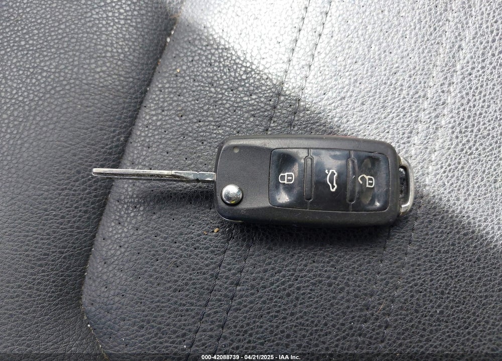 2012 VOLKSWAGEN JETTA VIN: 3VW4A7AJ4CM035668