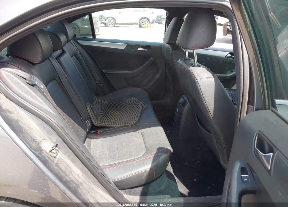 2012 VOLKSWAGEN JETTA VIN: 3VW4A7AJ4CM035668