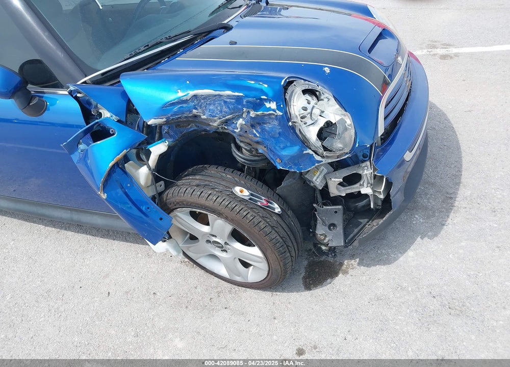 2006 MINI COOPER S VIN: WMWRH335X6TK59110