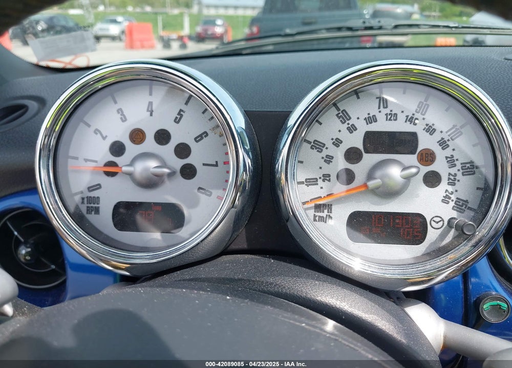 2006 MINI COOPER S VIN: WMWRH335X6TK59110