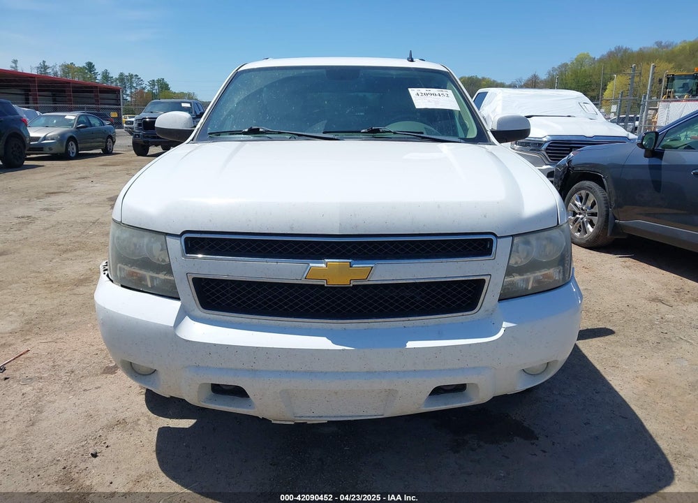 2014 CHEVROLET SUBURBAN 1500 VIN: 1GNSKJE70ER202460