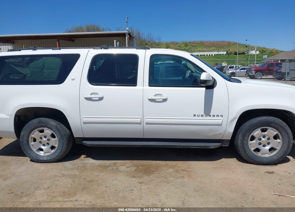 2014 CHEVROLET SUBURBAN 1500 VIN: 1GNSKJE70ER202460