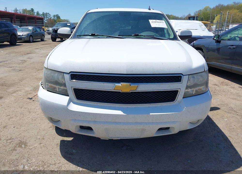 2014 CHEVROLET SUBURBAN 1500 VIN: 1GNSKJE70ER202460