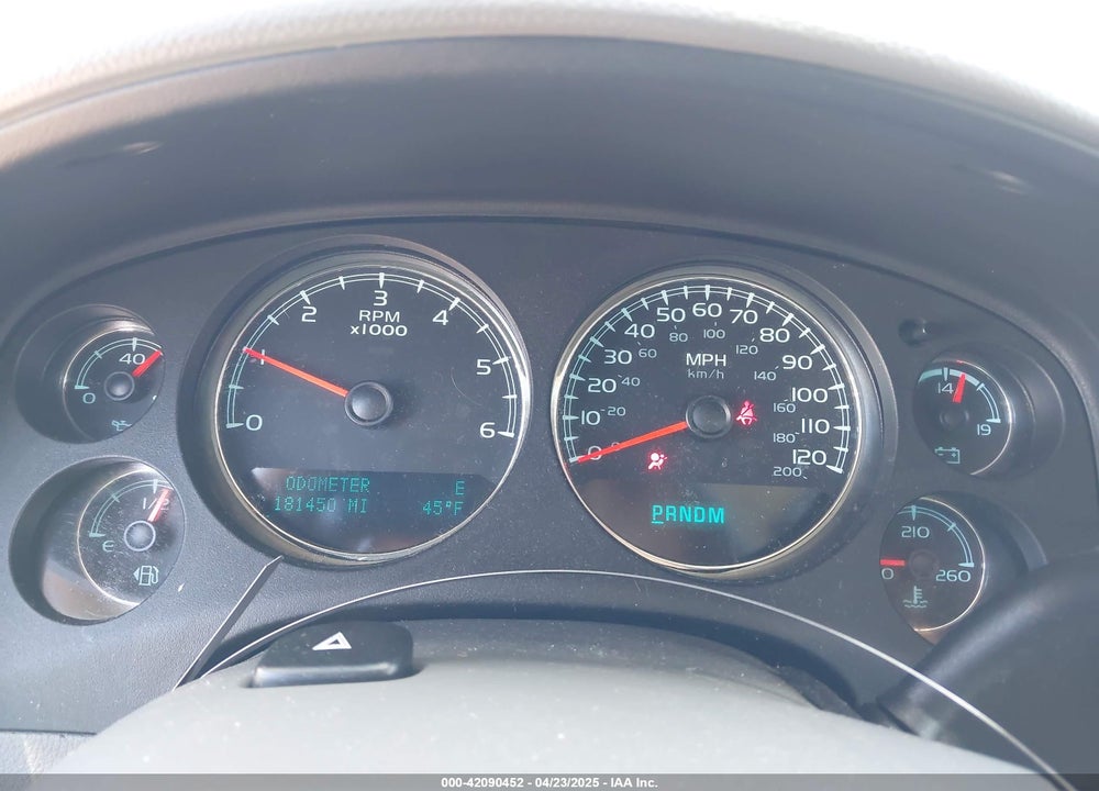 2014 CHEVROLET SUBURBAN 1500 VIN: 1GNSKJE70ER202460
