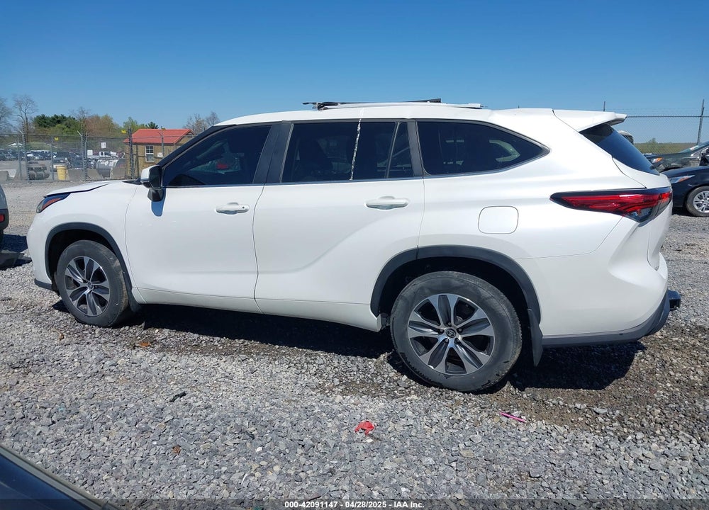 2023 TOYOTA HIGHLANDER XLE VIN: 5TDKDRBH2PS041970