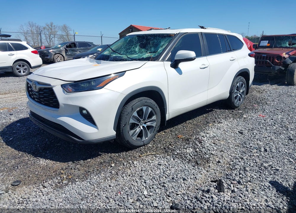 2023 TOYOTA HIGHLANDER XLE VIN: 5TDKDRBH2PS041970