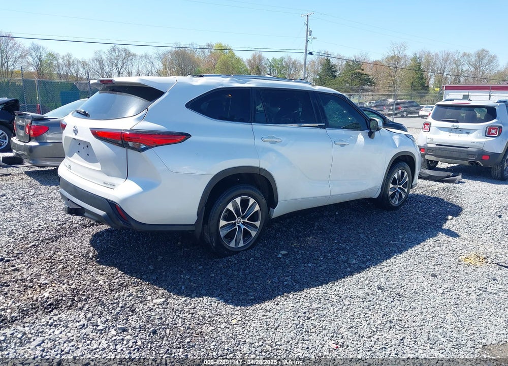 2023 TOYOTA HIGHLANDER XLE VIN: 5TDKDRBH2PS041970