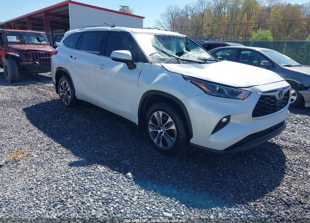 2023 TOYOTA HIGHLANDER XLE VIN: 5TDKDRBH2PS041970