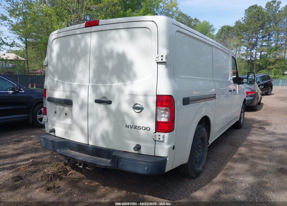 2017 NISSAN NV CARGO NV2500 HD SV V8 VIN: 1N6AF0KYXHN806543