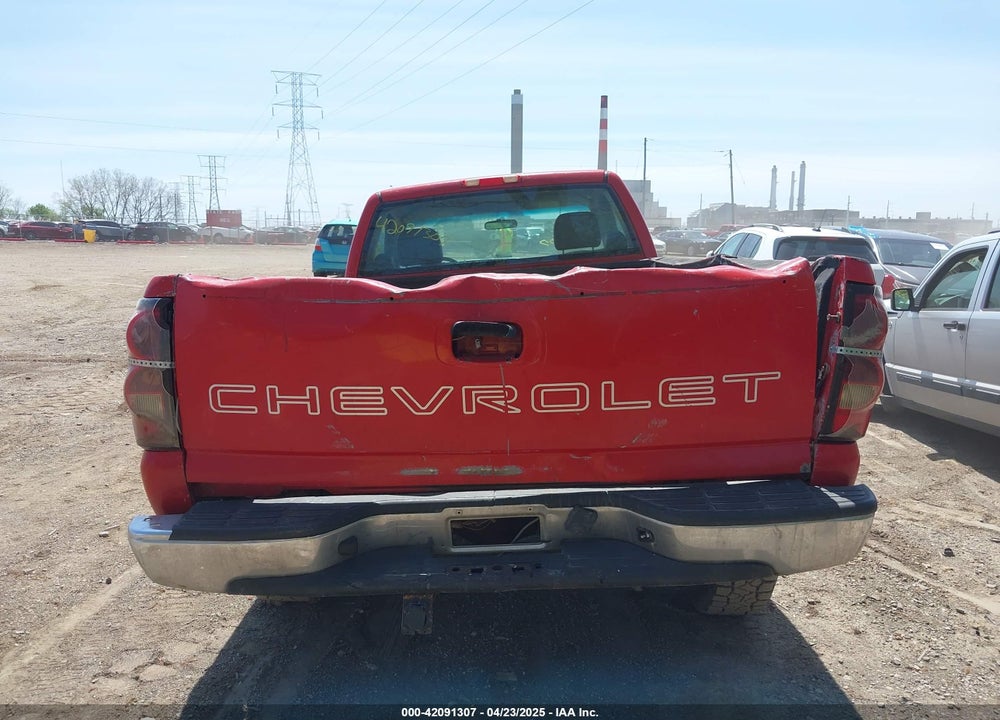 2005 CHEVROLET SILVERADO 2500HD WORK TRUCK VIN: 1GCHK24U15E295271