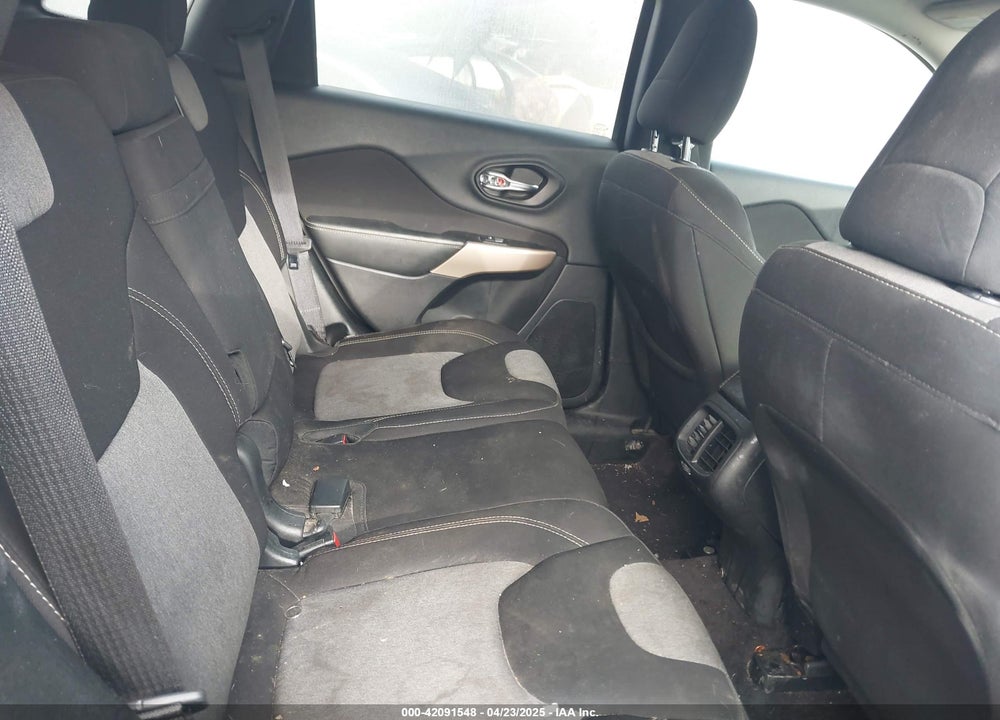 2018 JEEP CHEROKEE VIN: 1C4PJLCB4JD513885