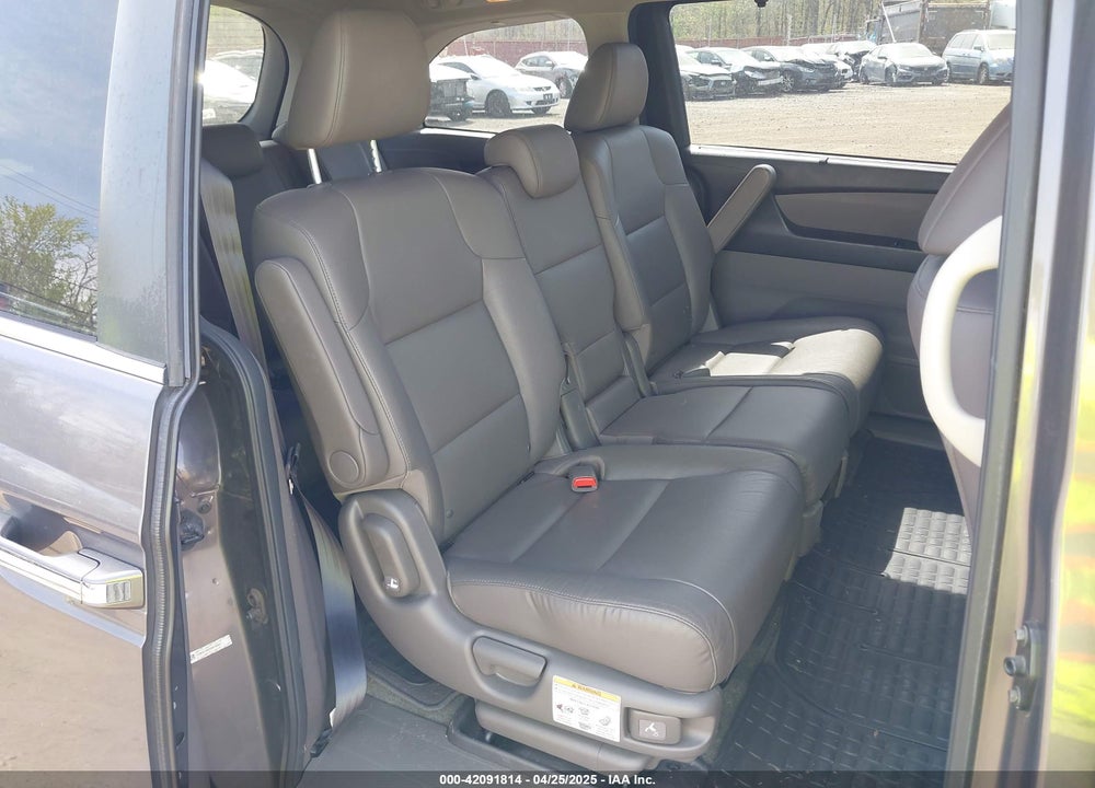 2016 HONDA ODYSSEY EX-L VIN: 5FNRL5H69GB109427