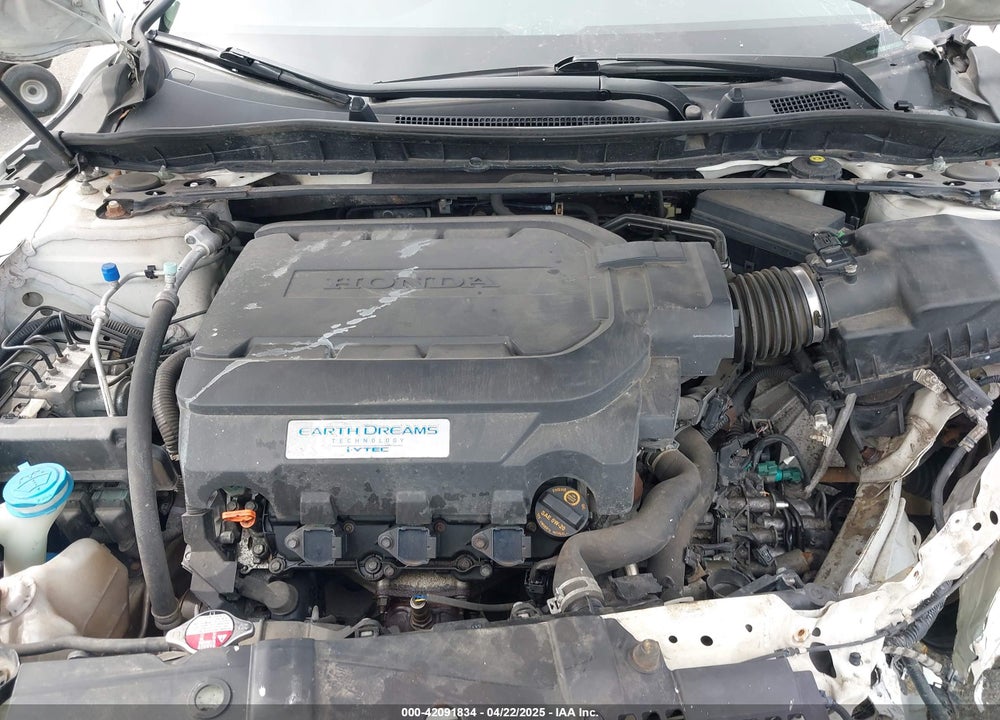 2013 HONDA ACCORD VIN: 1HGCR3F82DA023198