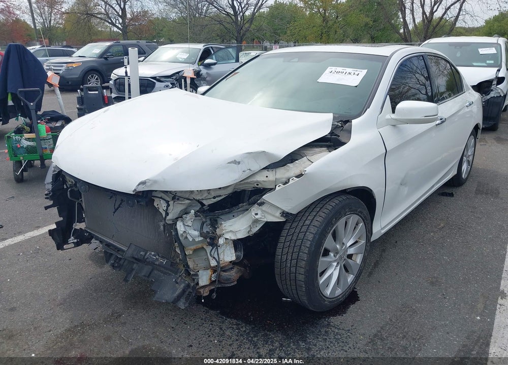 2013 HONDA ACCORD VIN: 1HGCR3F82DA023198
