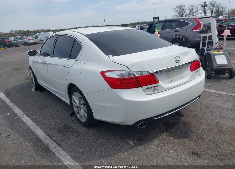 2013 HONDA ACCORD VIN: 1HGCR3F82DA023198